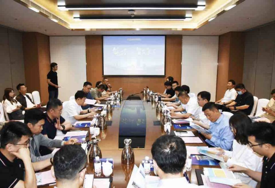 創(chuàng)北交·新高地 2025北交所上市公司創(chuàng)新發(fā)展暨磊垚資本投資交流大會(huì)在青島高新區(qū)召開，聚焦園區(qū)資產(chǎn)投資與管理新篇章